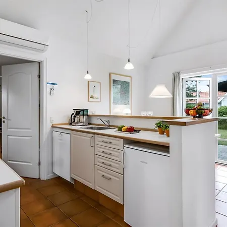 Dom wakacyjny Bratko - 800m From The Sea By Interhome *